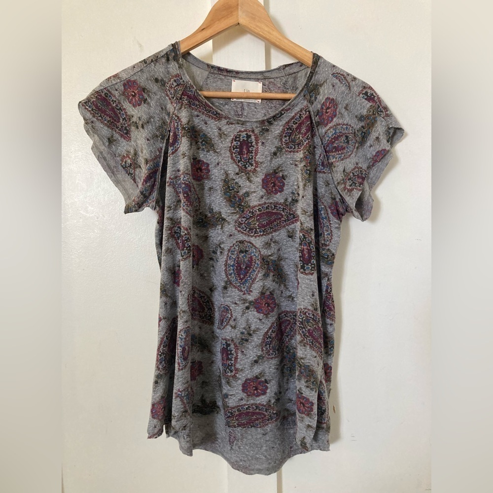T.la Anthropology paisley tshirt raw edge reverse seam slit hem thin slub knit